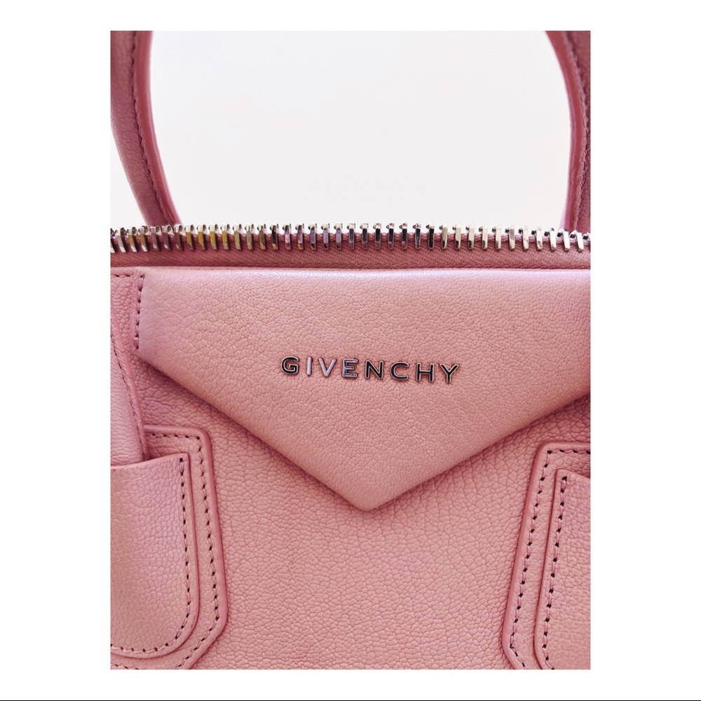 Givenchy medium Antigona bag in pink. - Picture 9 of 16